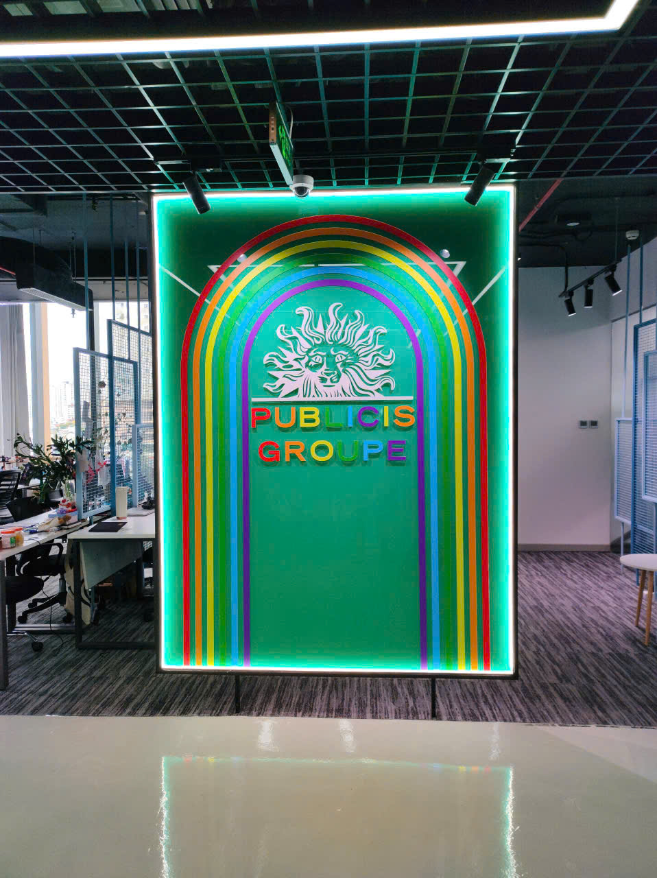 Biển hiệu văn phòng Publicis Groupe