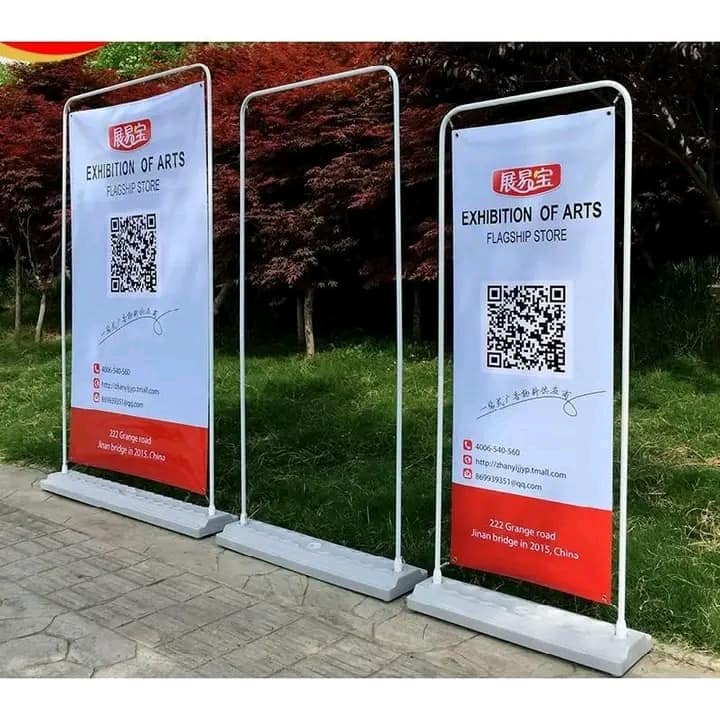 Standee khung sắt biển chỉ dẫn